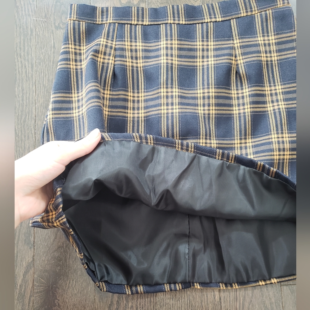 Cute Skirt 90s Style - Picture 3 of 4